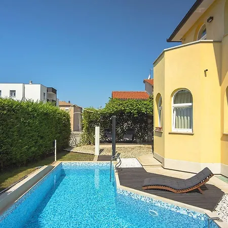 Villa Mit Privatem Pool, Babybett, Baeder En Suite, Wlan