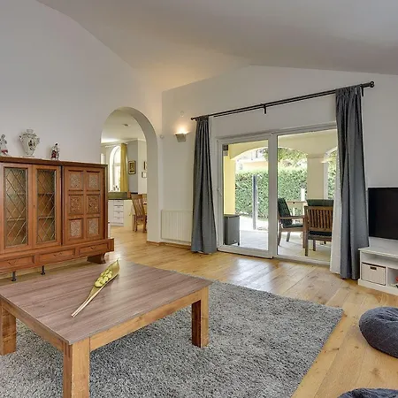Villa Mit Privatem Pool, Babybett, Baeder En Suite, Wlan بيت للعطل
