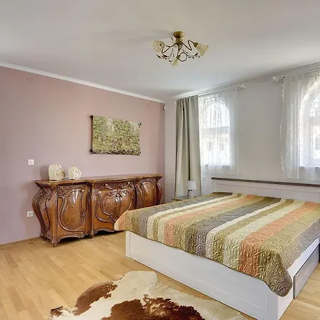 Villa Mit Privatem Pool, Babybett, Baeder En Suite, Wlan