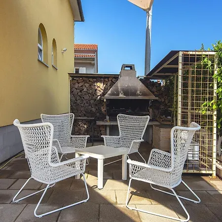 بيت للعطل Villa Mit Privatem Pool, Babybett, Baeder En Suite, Wlan